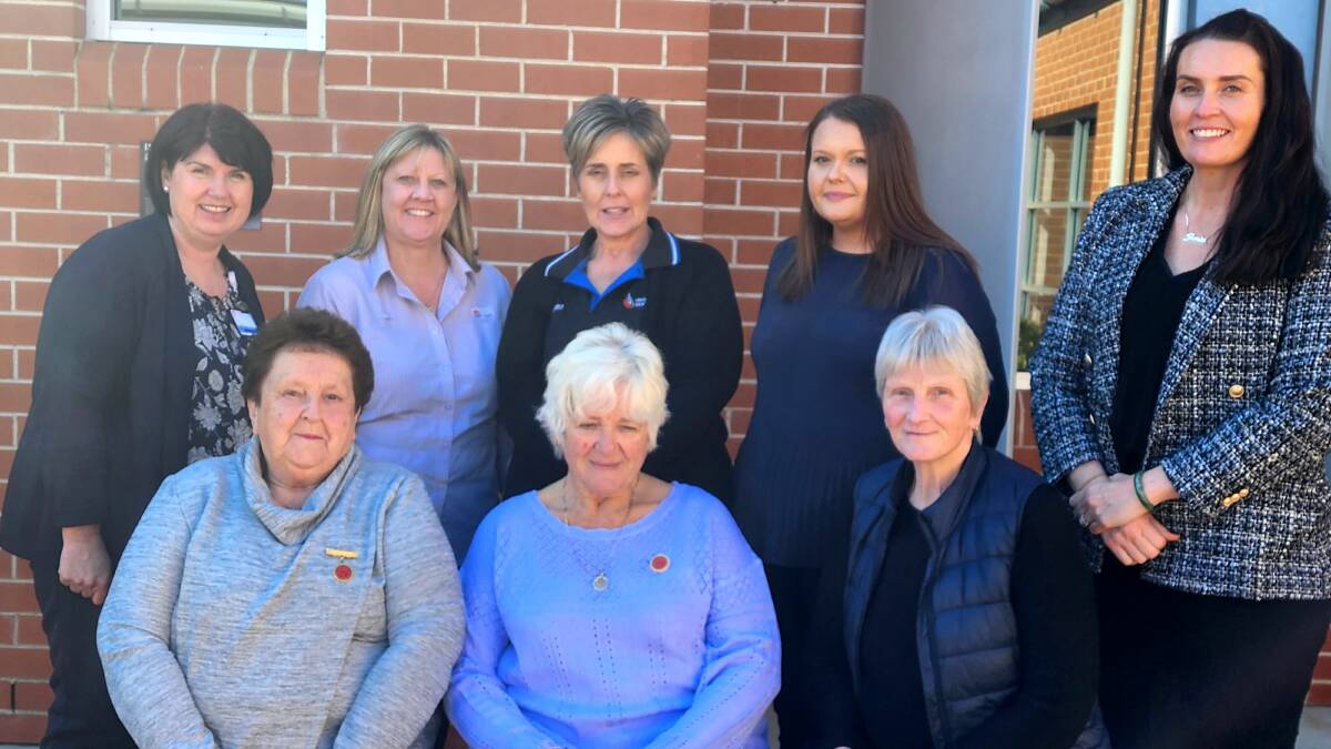 Members of the Vale Ladies presented a cheque to staff of Lithgow Hospital for a donation to the Palliative care unit that is under construction. Picture by Reidun Berntsen. 