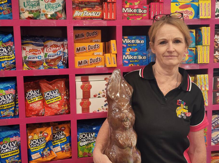 Lolly Bug owner Sharon Tofler holds a 1kg Chocolate bunny that the business were selling over Easter. Picture by Reidun Berntsen. 
